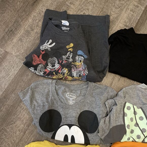 Lot Of 8 Disney Women’s Shirts Tops Size Small Bundle - Picture 7 of 10